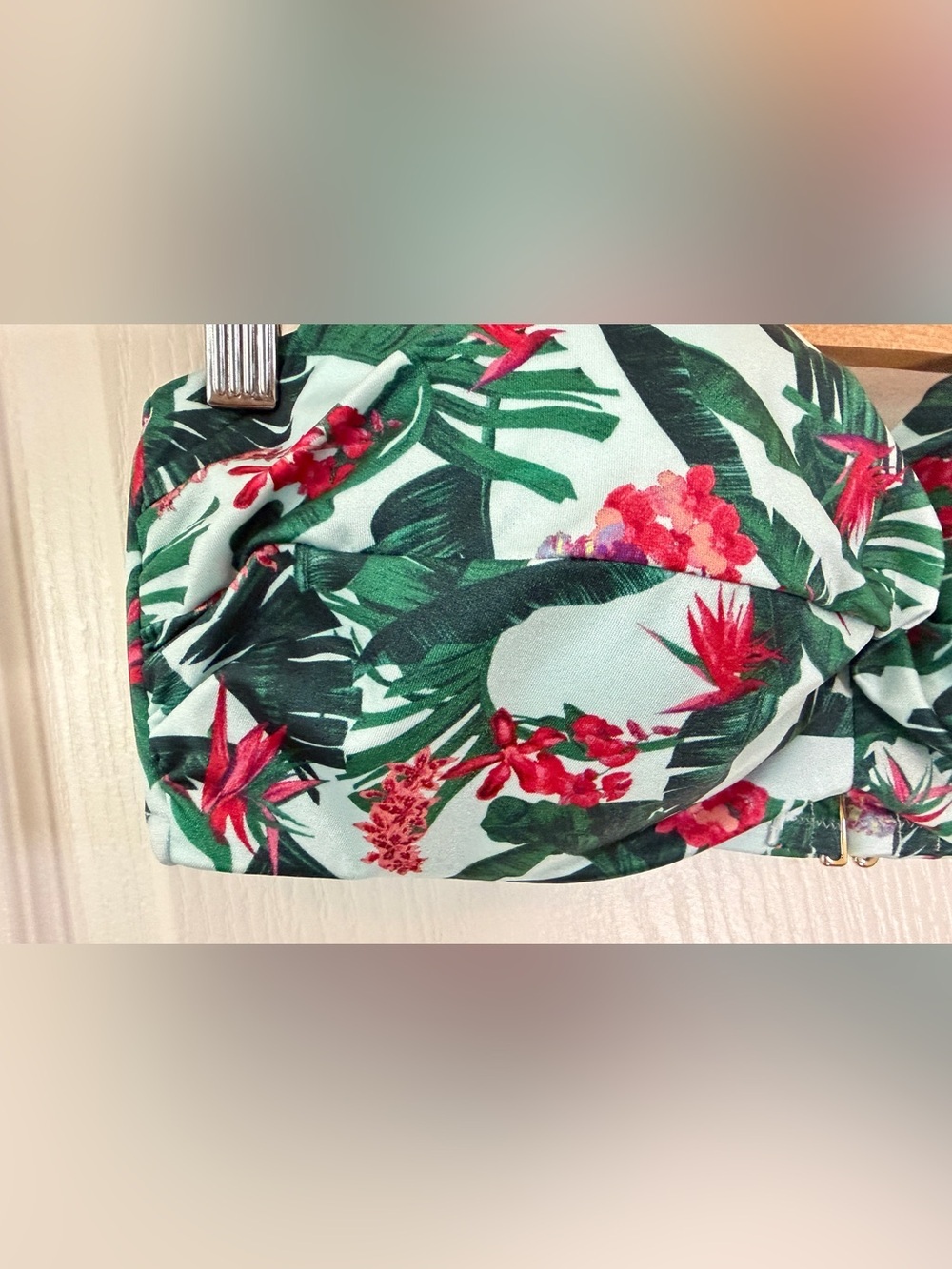 Victoria's Secret Tropical Bandeau Swim Top Size 38C - Picture 3 of 13